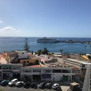 https://apartamento-la-estrella-los-cristianos.tenerifehoteles.net